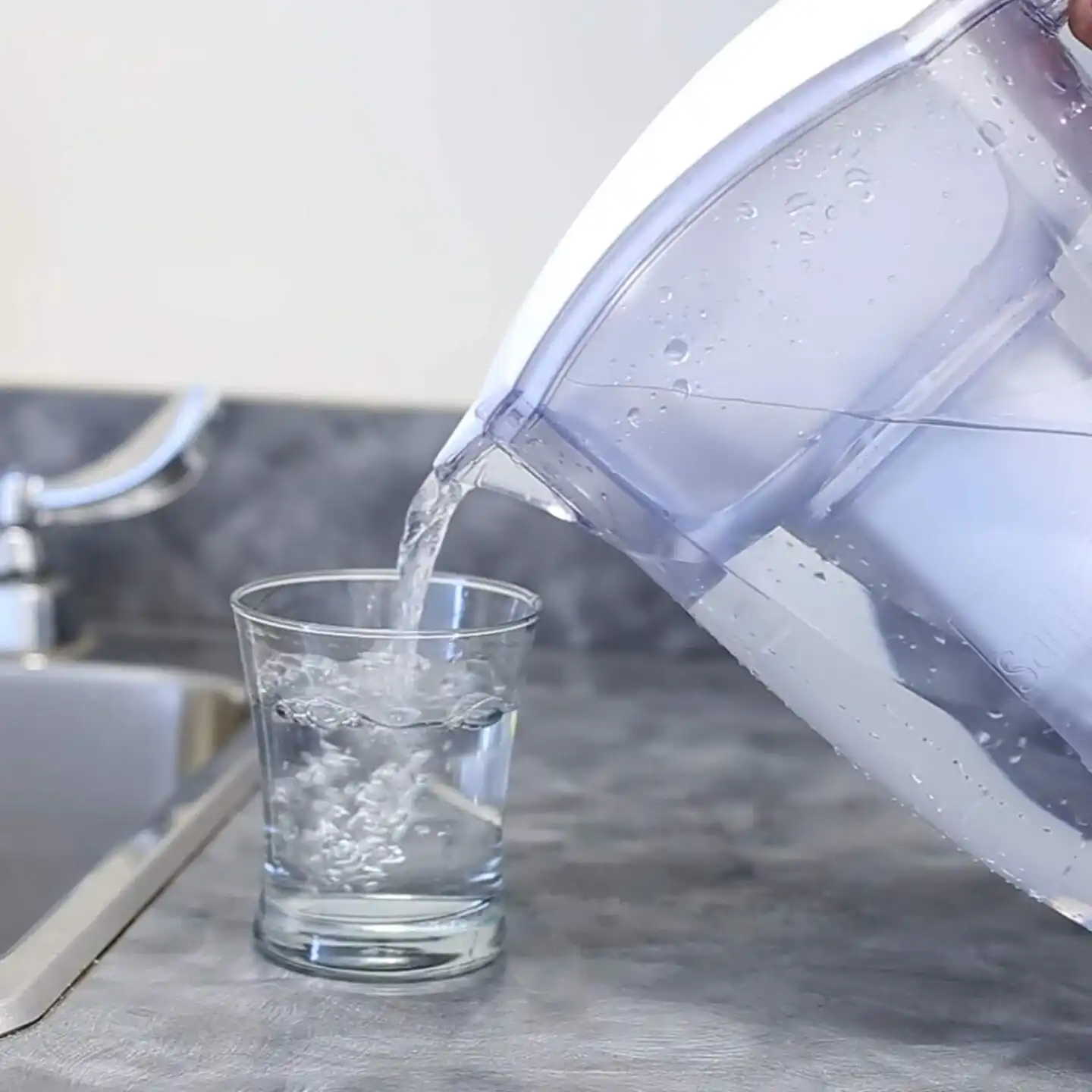 Water Jug Filter Pitcher: Buy 2.6L Water Filter Pitcher with Activated Carbon Filter Best Price in Sri Lanka | ido.lk