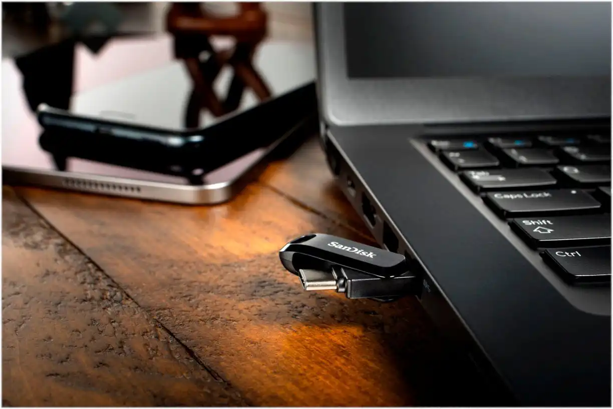 Zoom in on Alt View 17. SanDisk - Ultra Dual Drive Go 128GB USB Type-A/USB Type-C Flash Drive - Black.